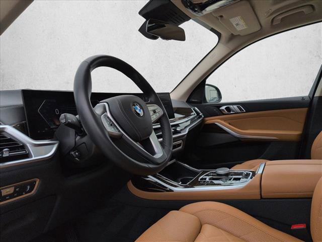 Used 2023 BMW X7 xDrive40i w/ Premium Package image 10