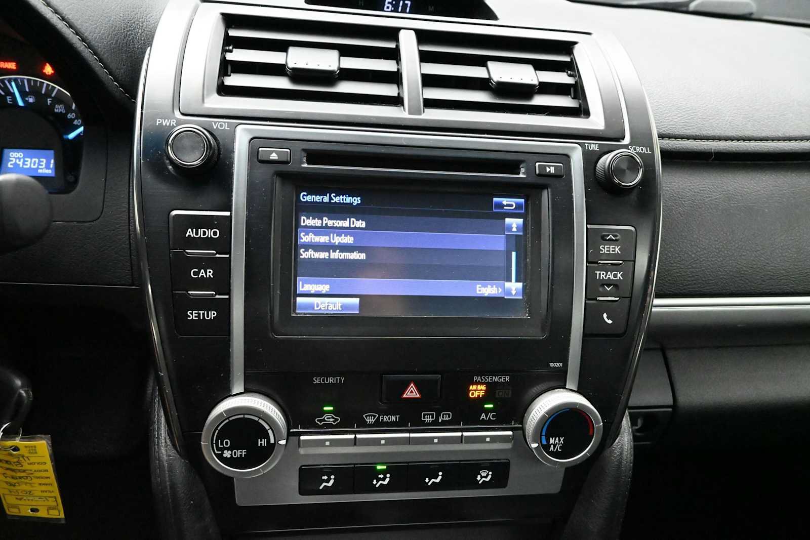 Used 2014 Toyota Camry SE FWD image 20