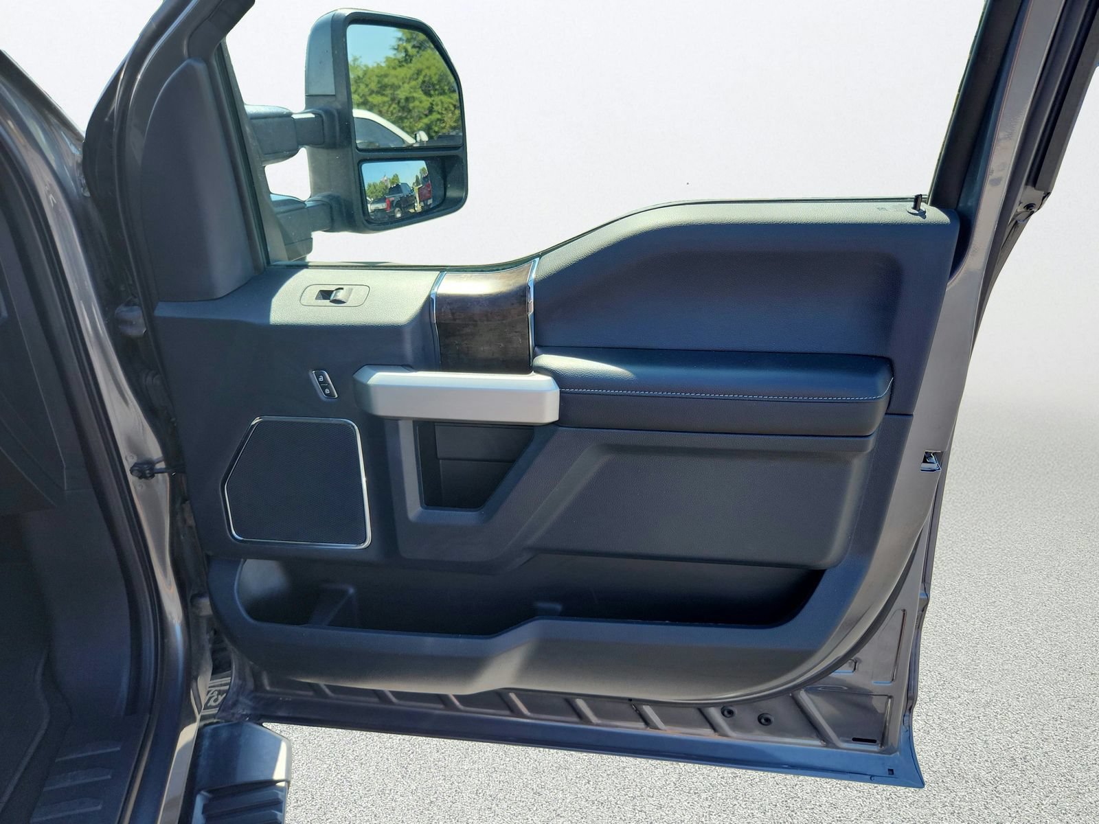 Used 2022 Ford F250 Lariat AWD/4WD image 28