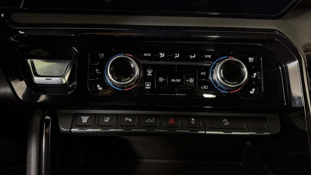 Used 2024 GMC Sierra 2500 AT4 w/ AT4 Premium Plus Package AWD/4WD image 22