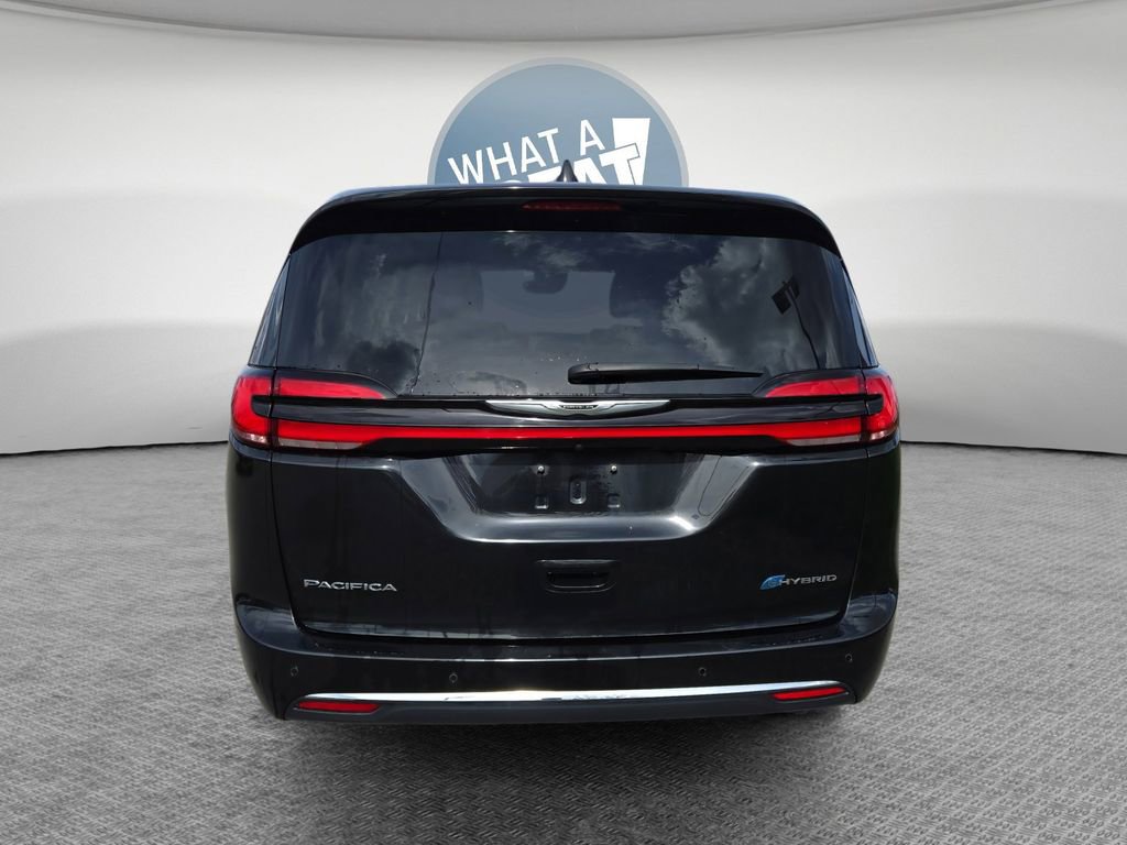 Used 2023 Chrysler Pacifica Touring-L image 5