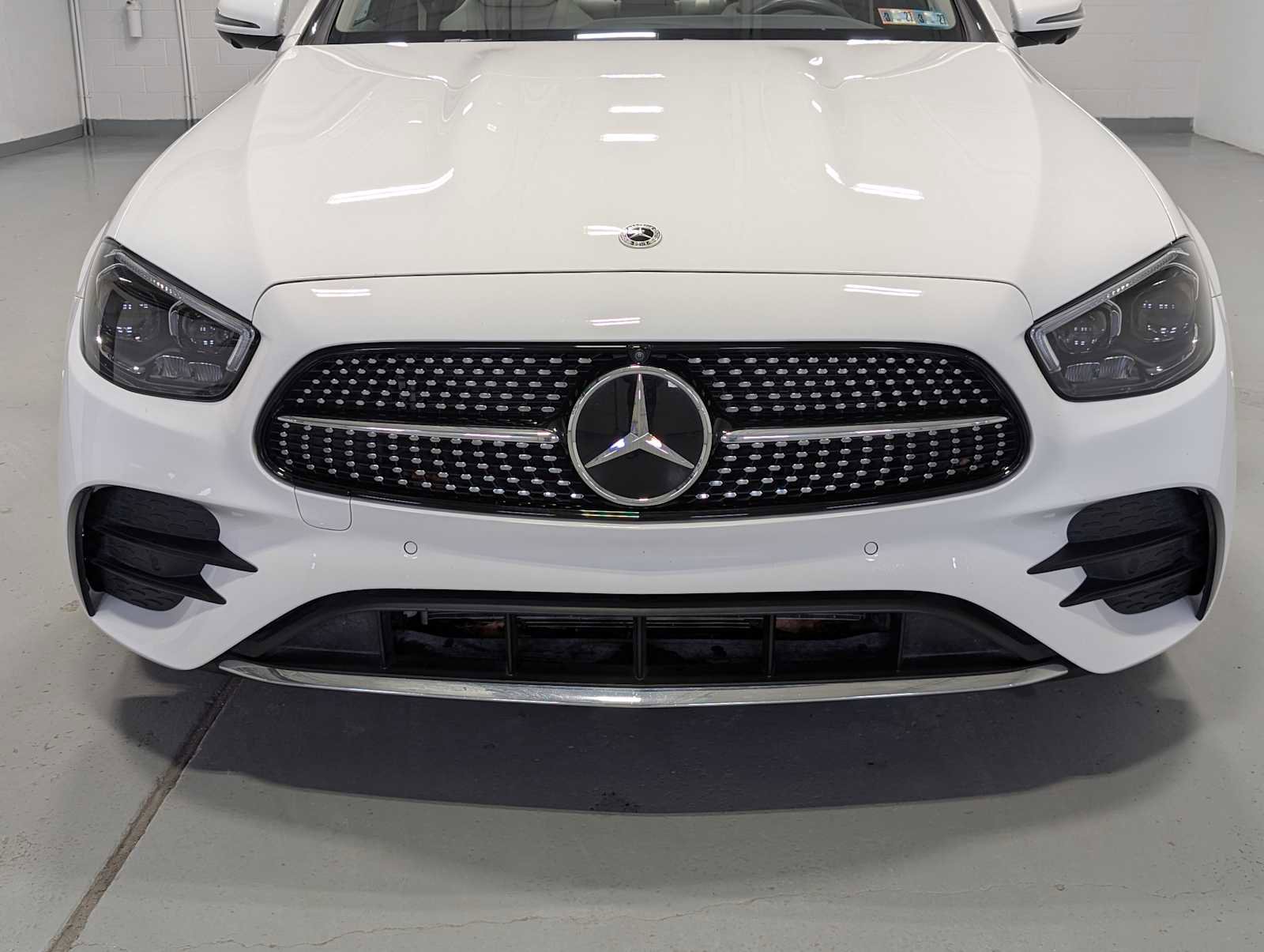 Certified 2022 Mercedes-Benz E 350 4MATIC Sedan image 2