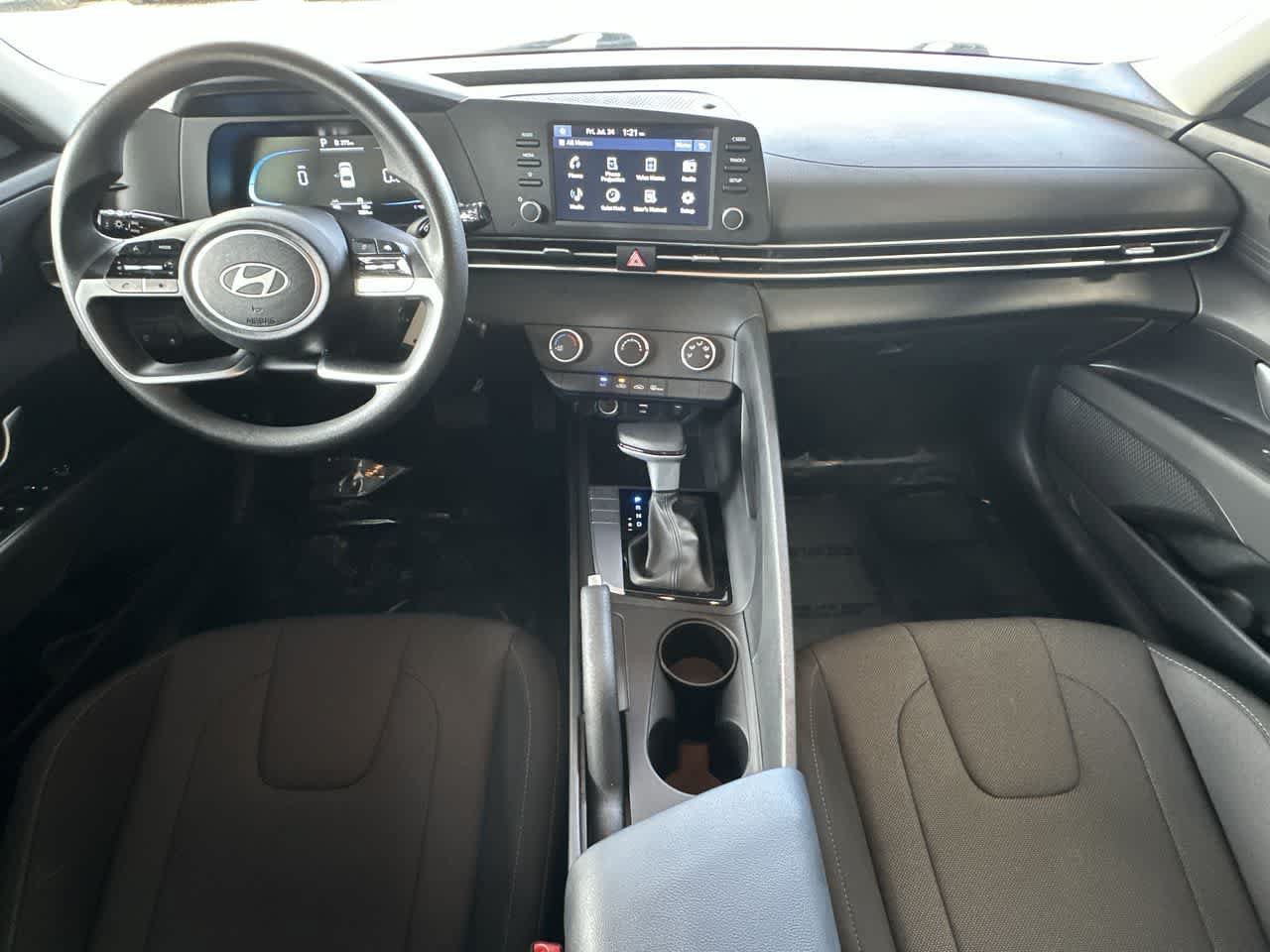 Used 2026 Hyundai Elantra SE FWD image 24