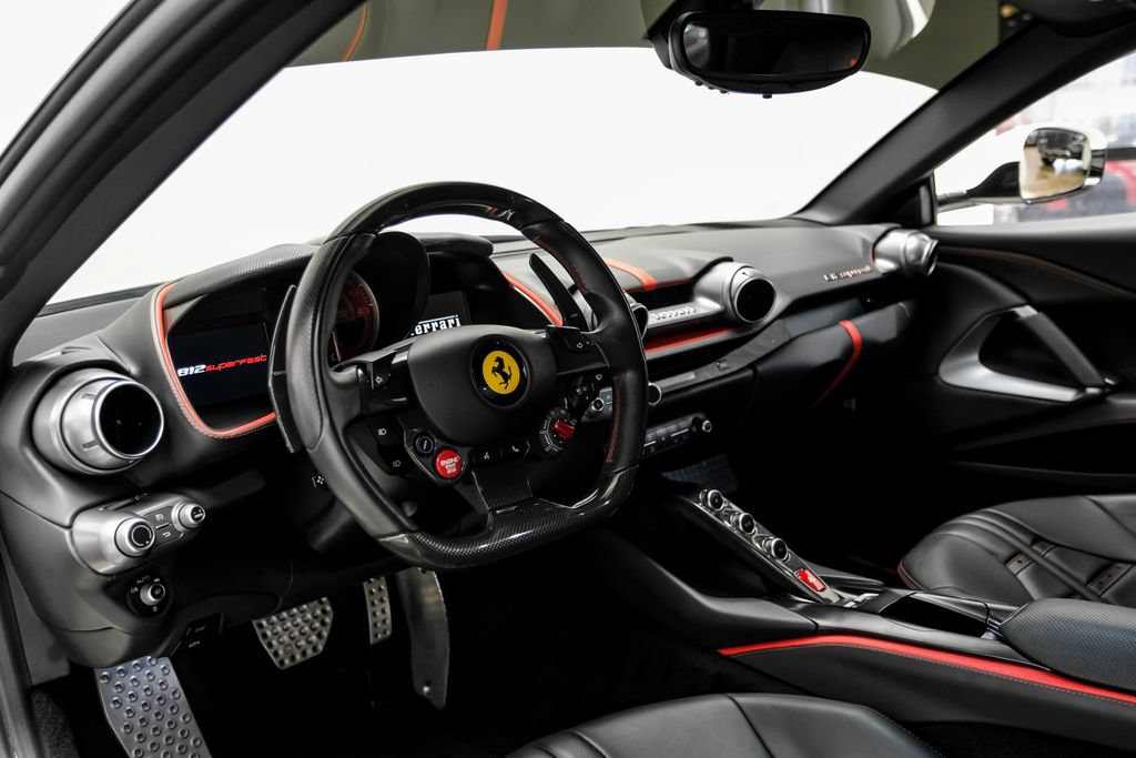 Used 2019 Ferrari 812 Superfast RWD image 5