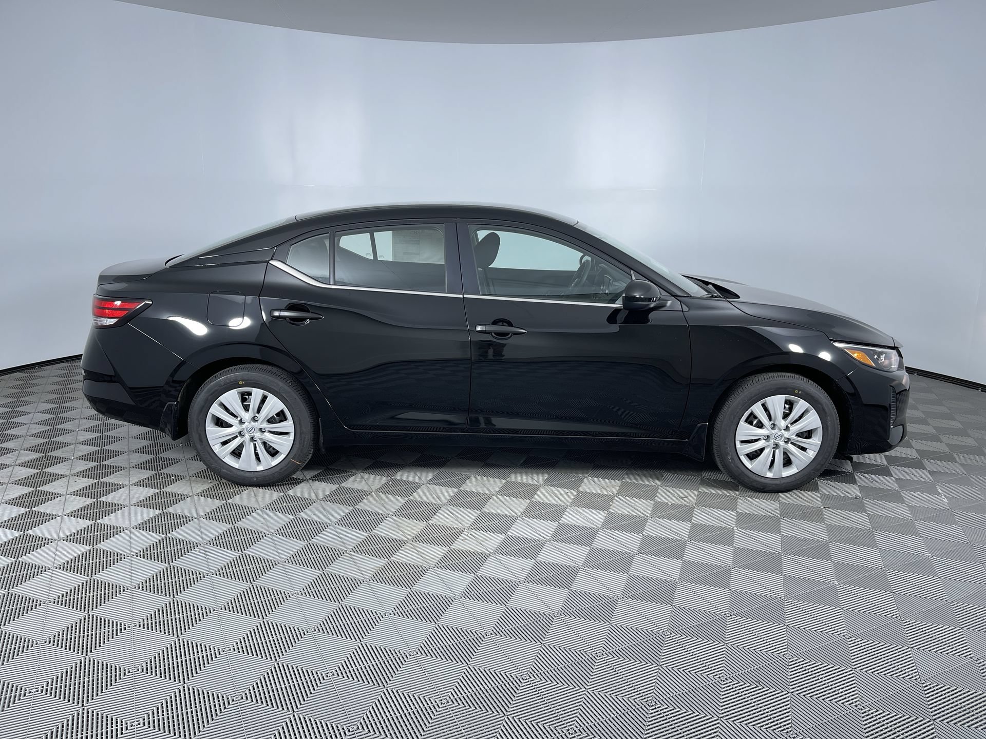 Certified 2025 Nissan Sentra S FWD image 10