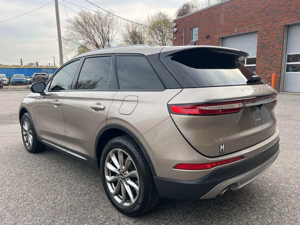 Used 2021 Lincoln Corsair AWD w/ Premium Package image 3