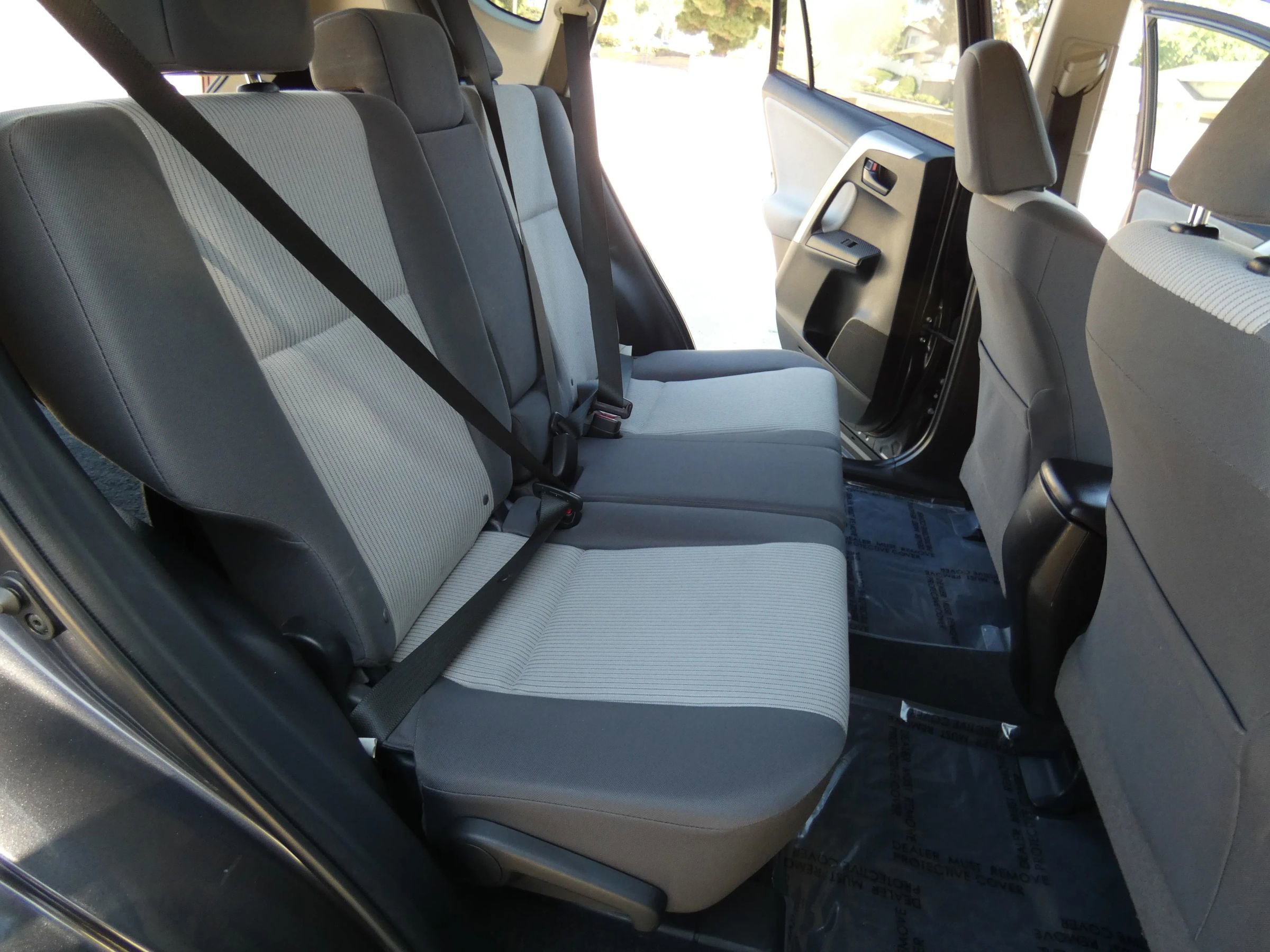 Used 2015 Toyota RAV4 LE image 34