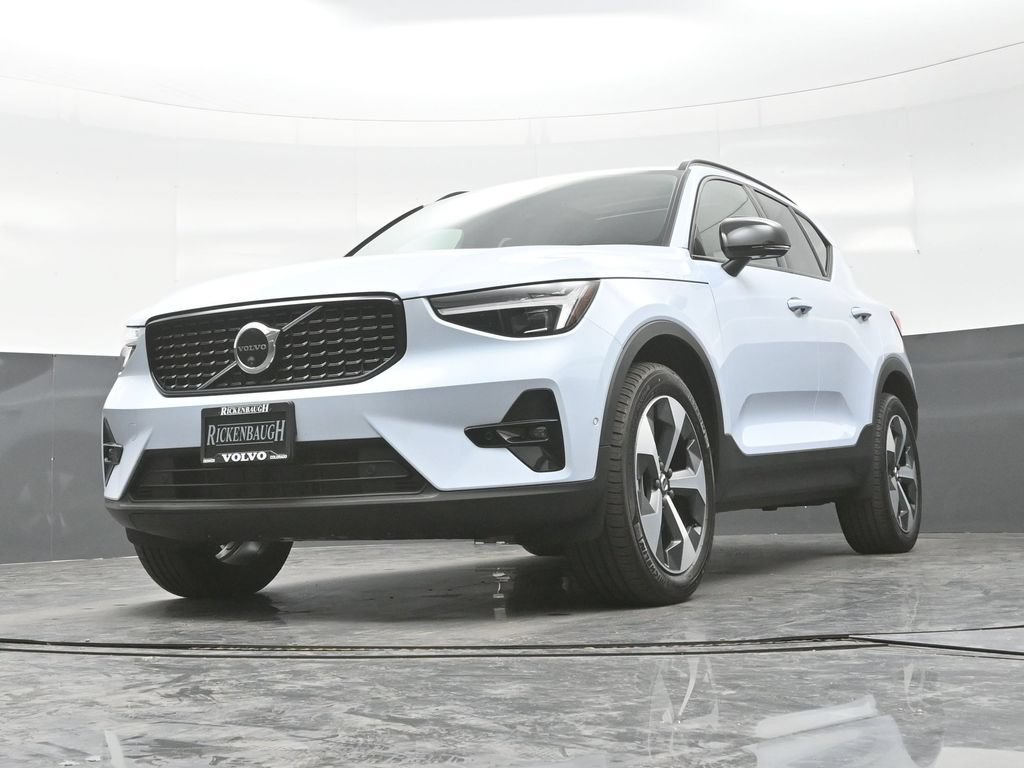 New 2026 Volvo XC40 B5 Plus w/ Climate Package AWD/4WD image 25