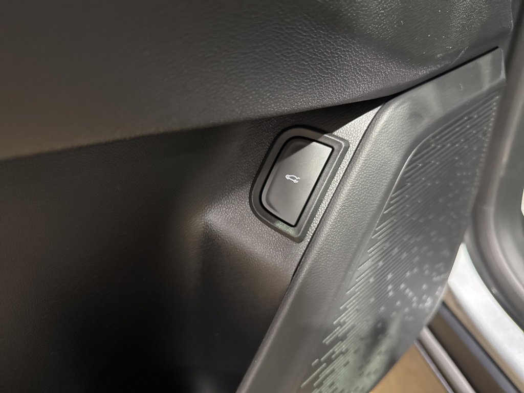 New 2026 Chevrolet Equinox ACTIV w/ Convenience Package III image 24