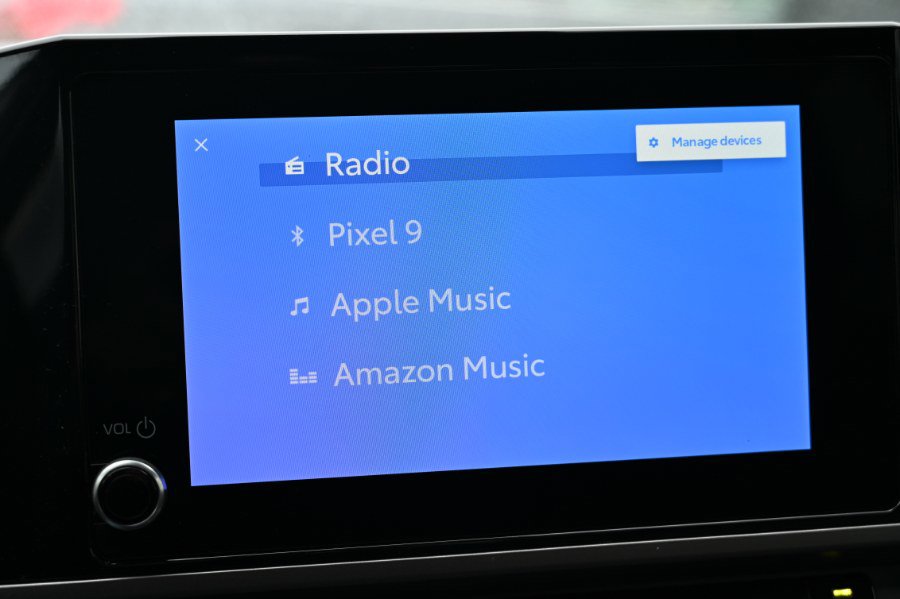 Used 2025 Toyota Camry SE image 23