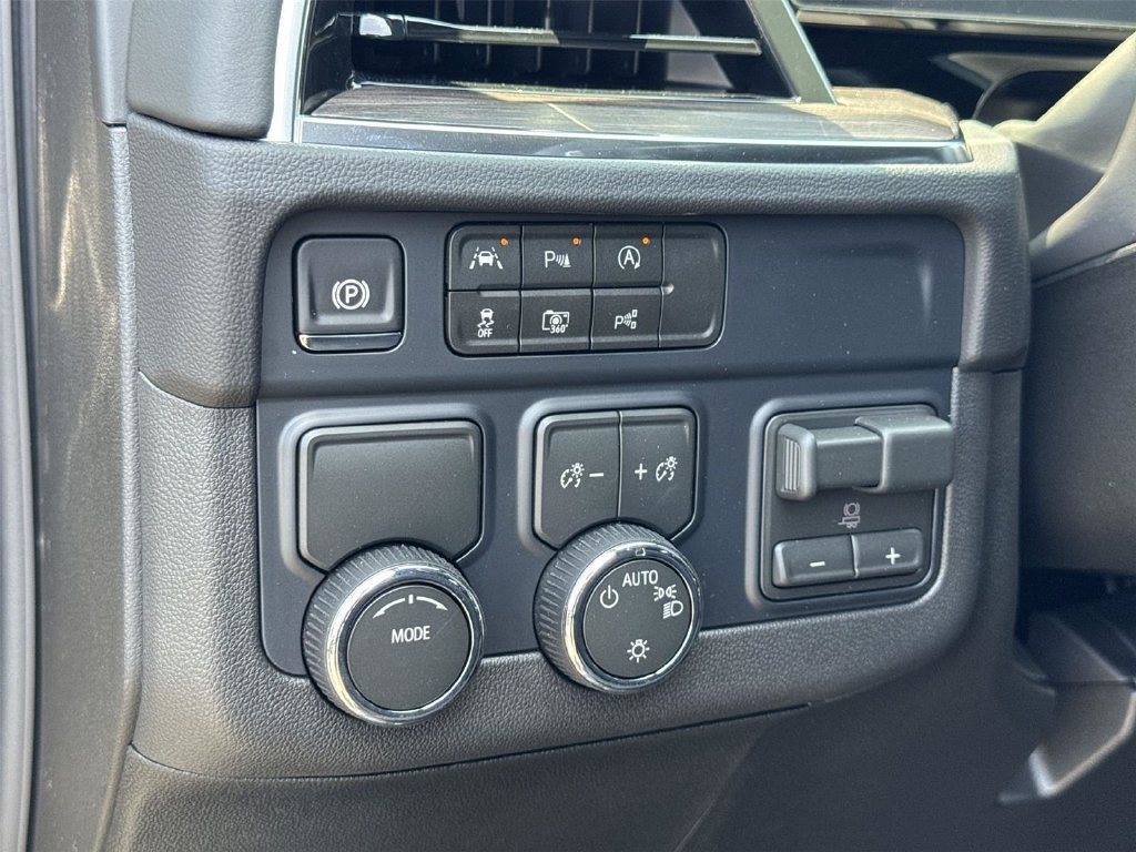 New 2026 Chevrolet Suburban LS RWD image 18