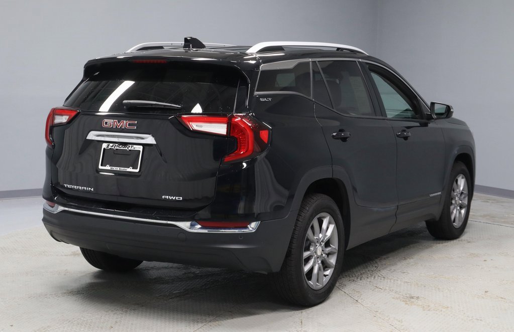 Used 2022 GMC Terrain SLT w/ LPO, Floor Liner Package image 10