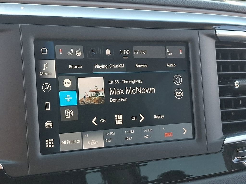 Used 2023 Chrysler Voyager LX image 19