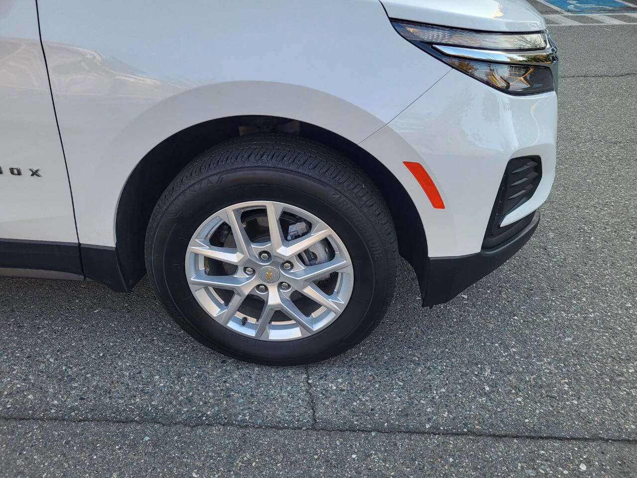 Used 2024 Chevrolet Equinox LS w/ LS Convenience Package image 8