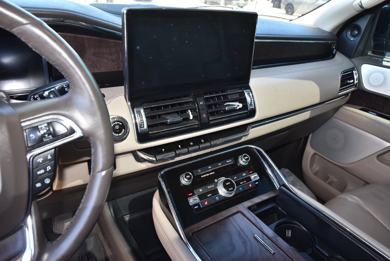 Used 2022 Lincoln Navigator Reserve AWD/4WD image 8