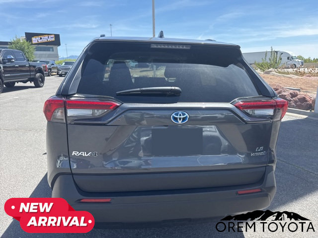 Used 2020 Toyota RAV4 LE w/ Carpet Mat Package AWD/4WD image 5