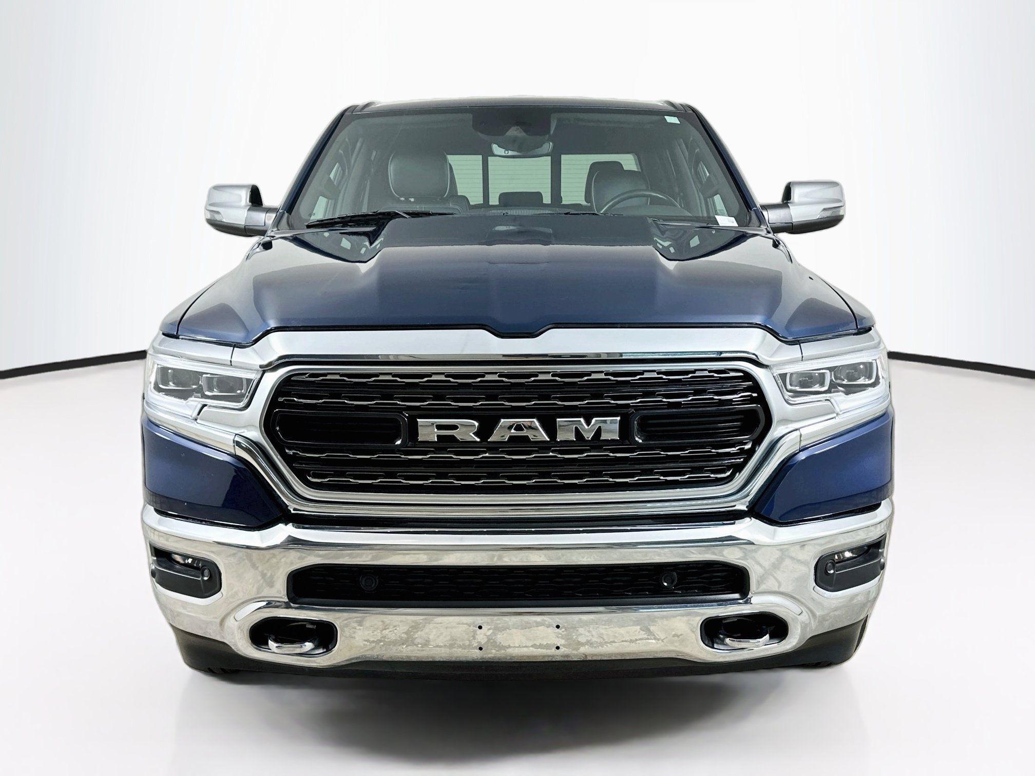 Used 2024 RAM 1500 Limited AWD/4WD image 2