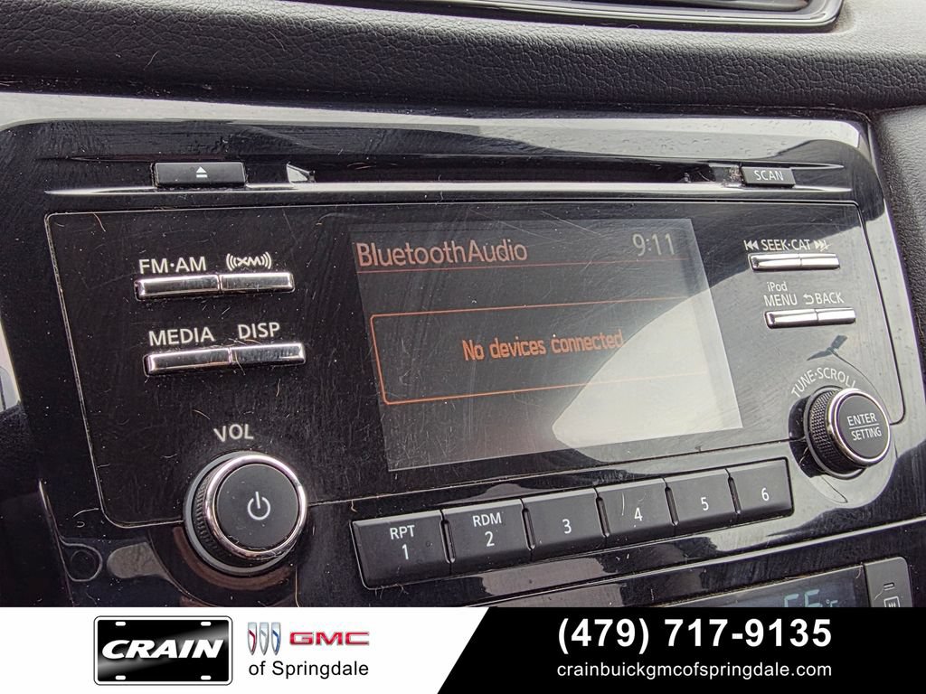 Used 2017 Nissan Rogue SV AWD/4WD image 15