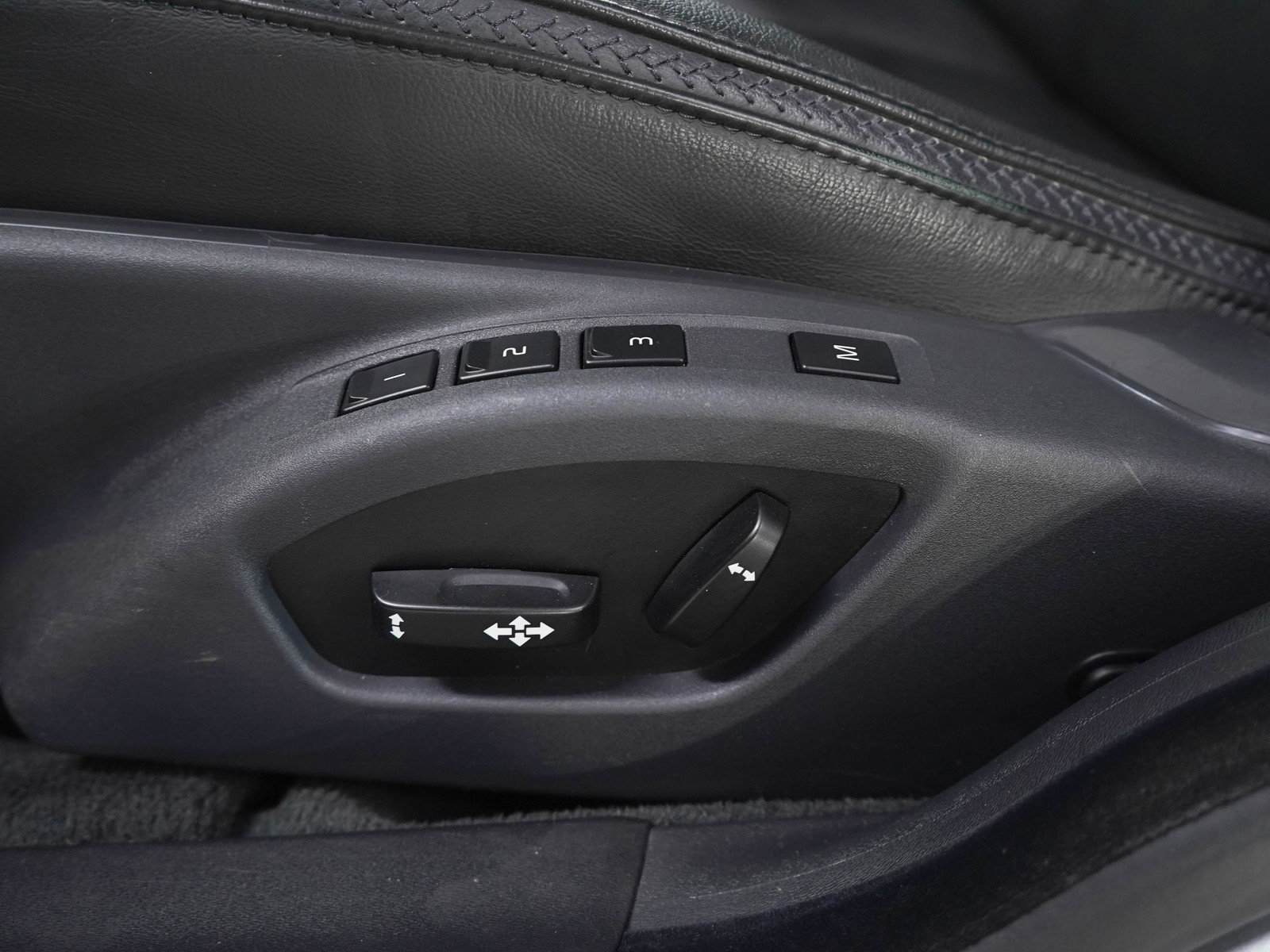 Used 2016 Volvo XC70 T5 Premier w/ Protection Package image 22