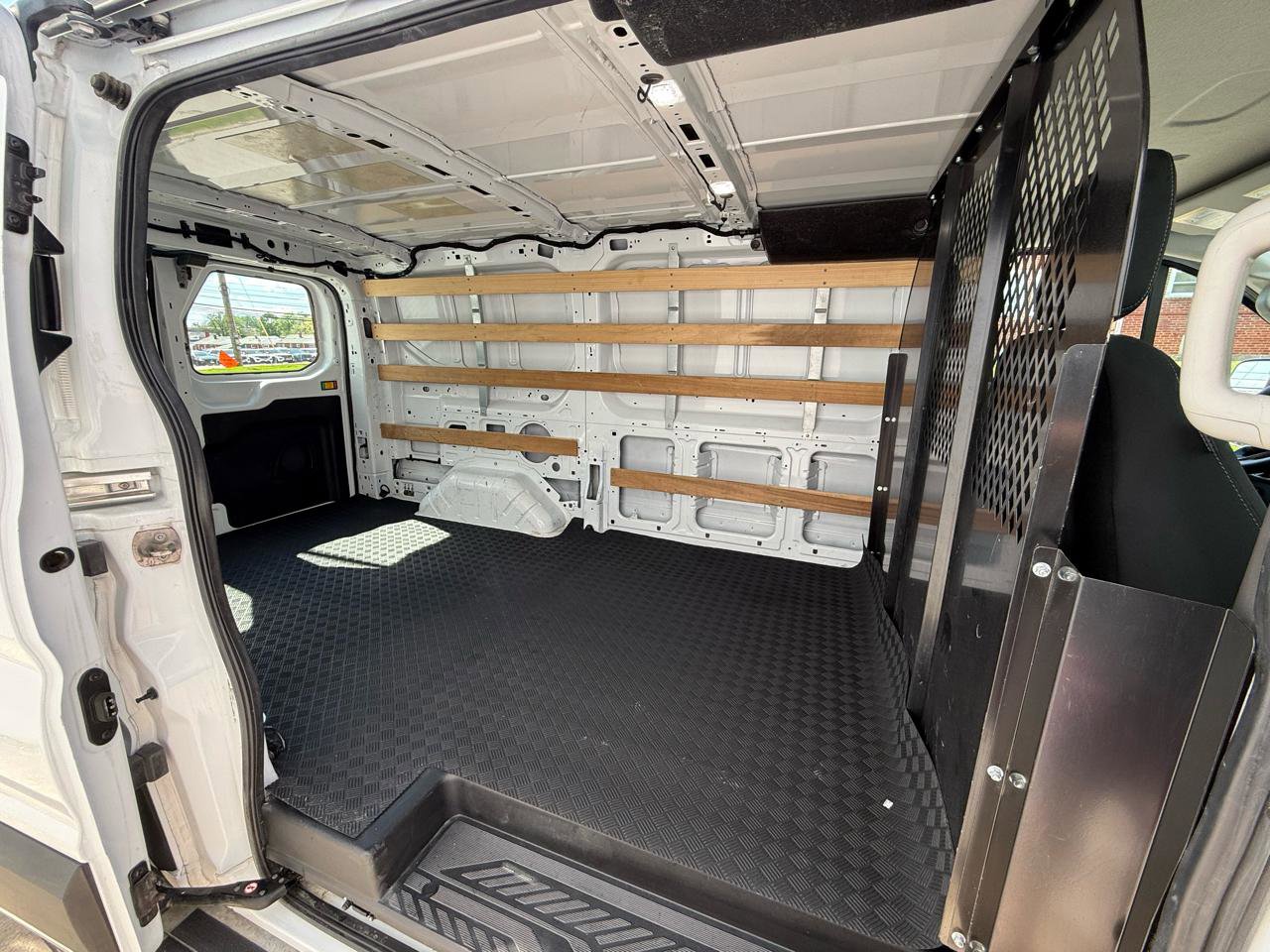 Used 2024 Ford Transit 250 Low Roof AWD w/ Exterior Upgrade Package image 6