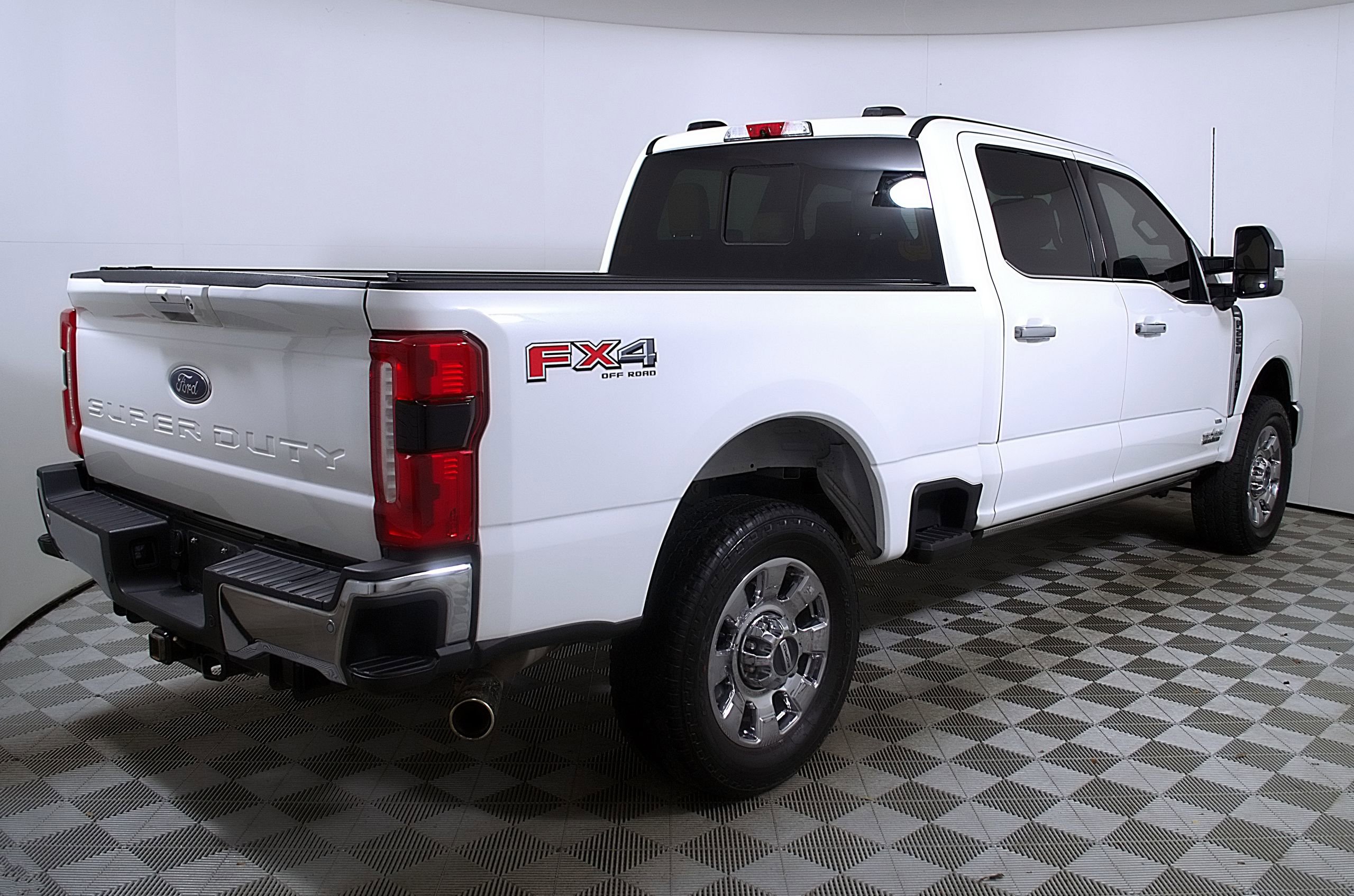 Used 2024 Ford F250 Lariat w/ Lariat Ultimate Package image 7