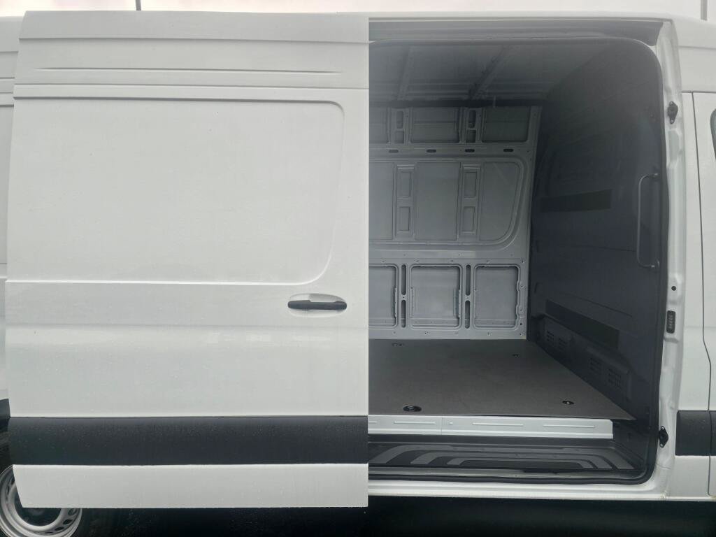 New 2025 Mercedes-Benz eSprinter 170 Cargo image 22