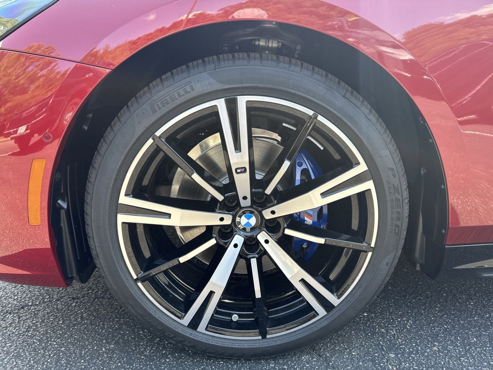 New 2026 BMW 530i xDrive w/ M Sport Package AWD/4WD image 7
