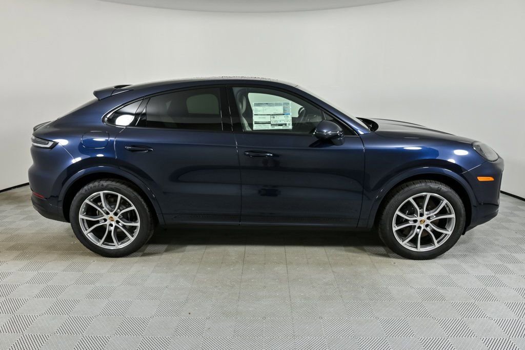 Certified 2025 Porsche Cayenne Coupe image 28