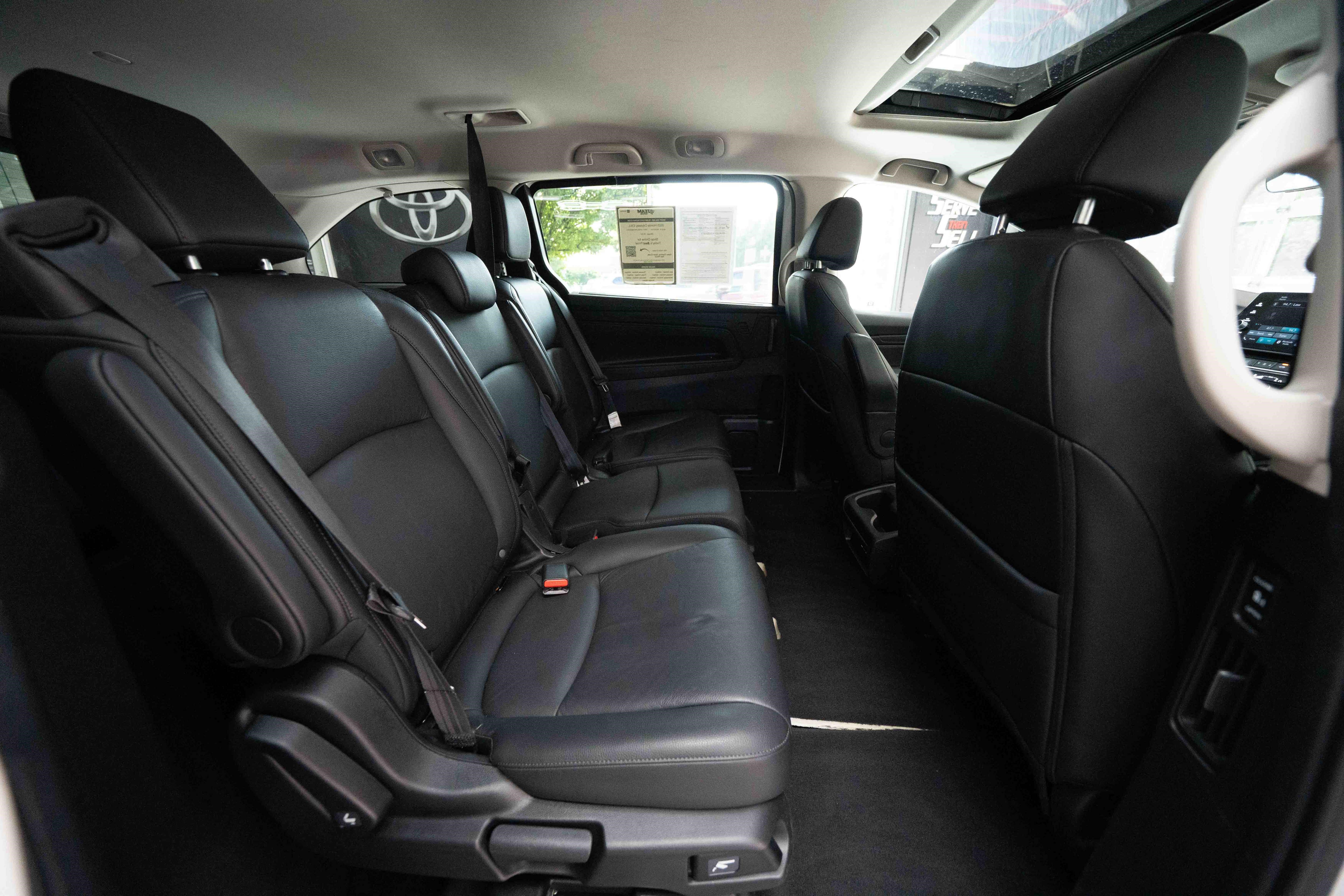 Used 2025 Honda Odyssey EX-L image 25