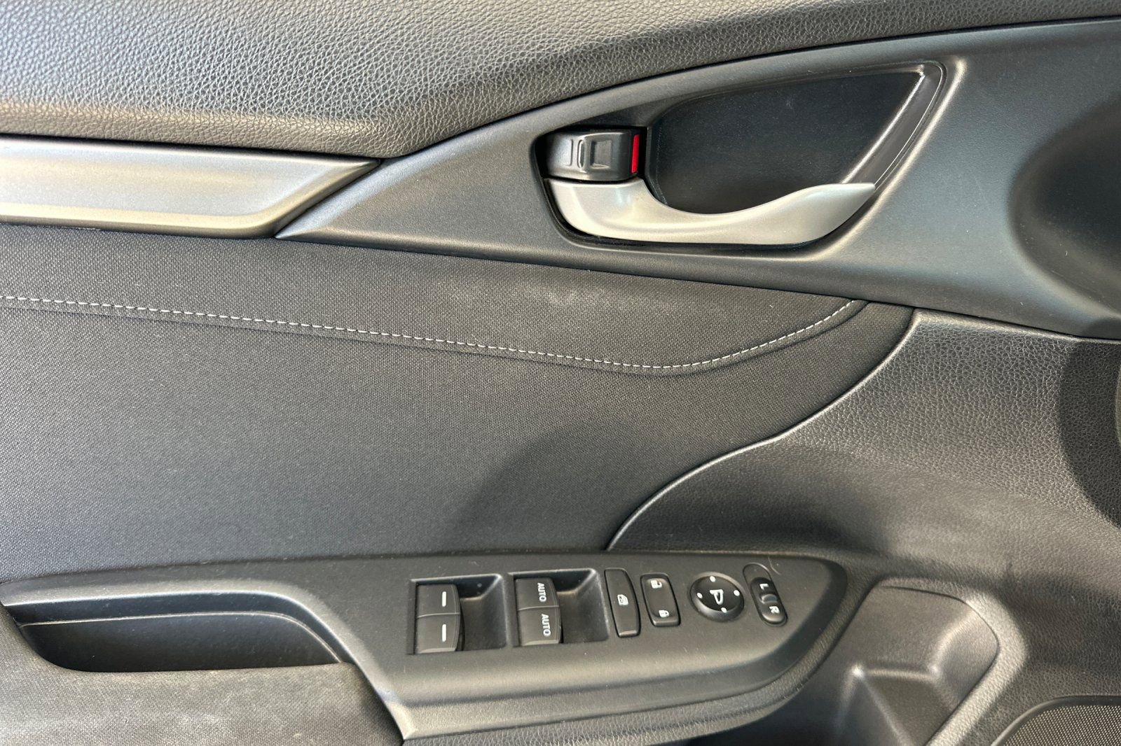 Used 2019 Honda Civic EX image 11