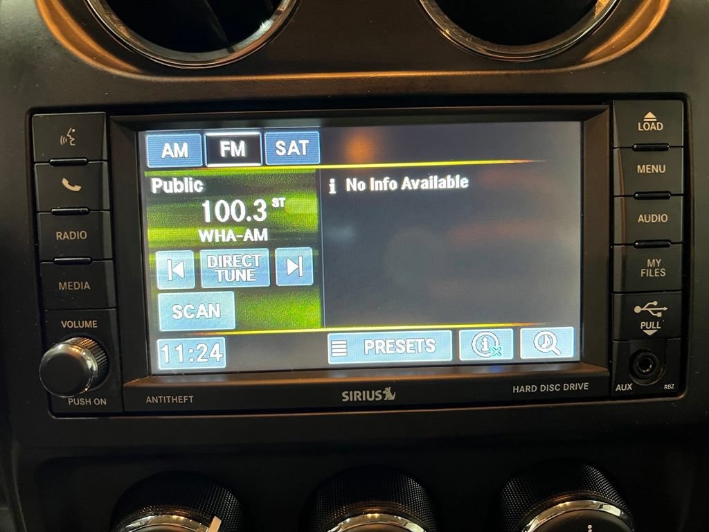 Used 2016 Jeep Patriot Latitude AWD/4WD image 24