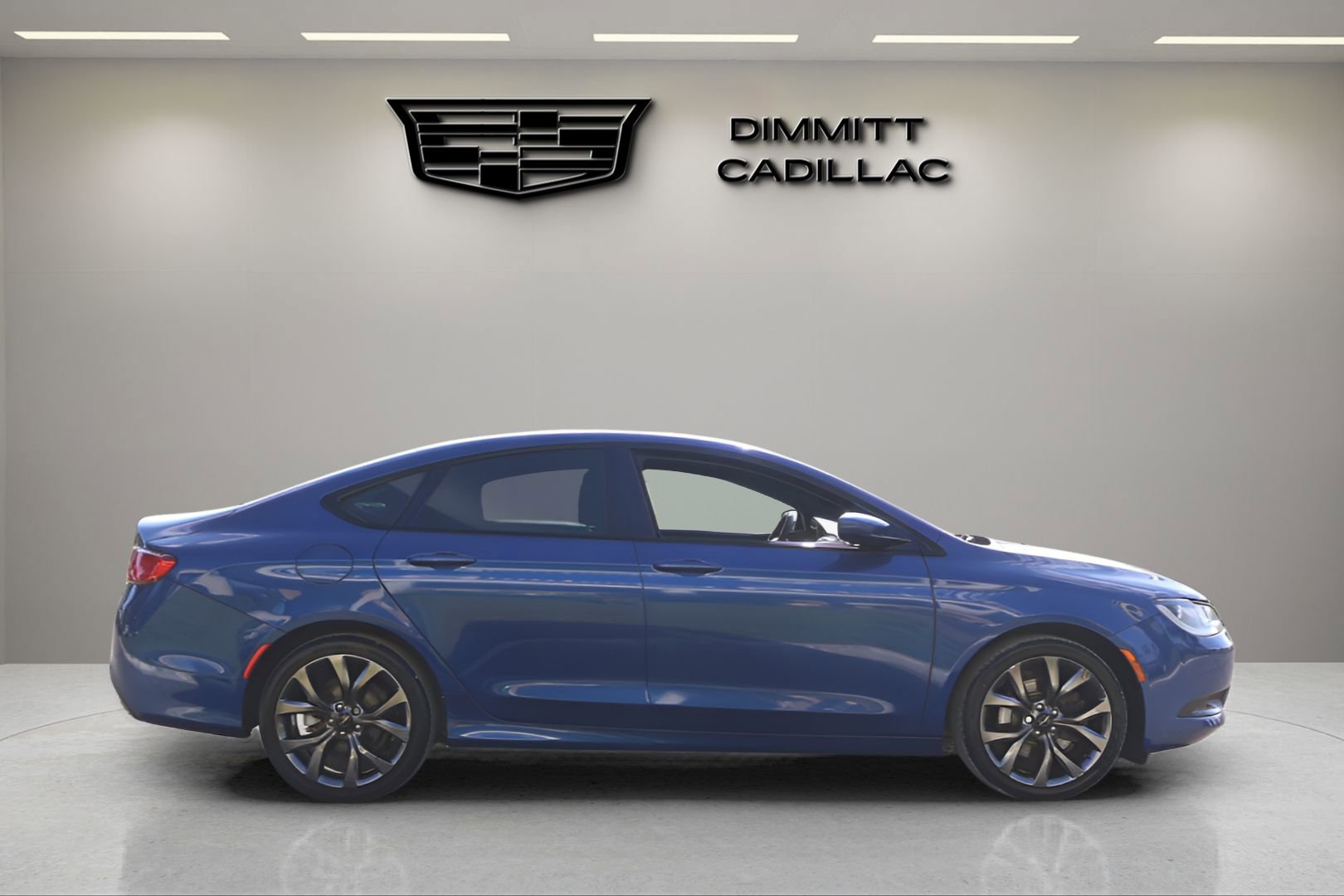 Used 2016 Chrysler 200 S FWD image 6