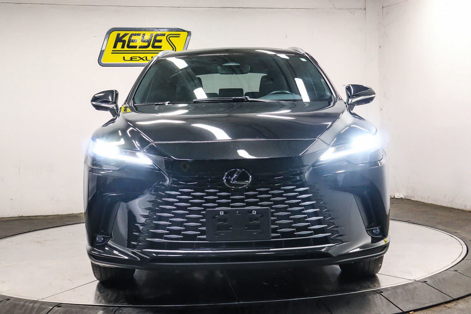 Used 2024 Lexus RX 350h w/ Convenience Package AWD/4WD image 2