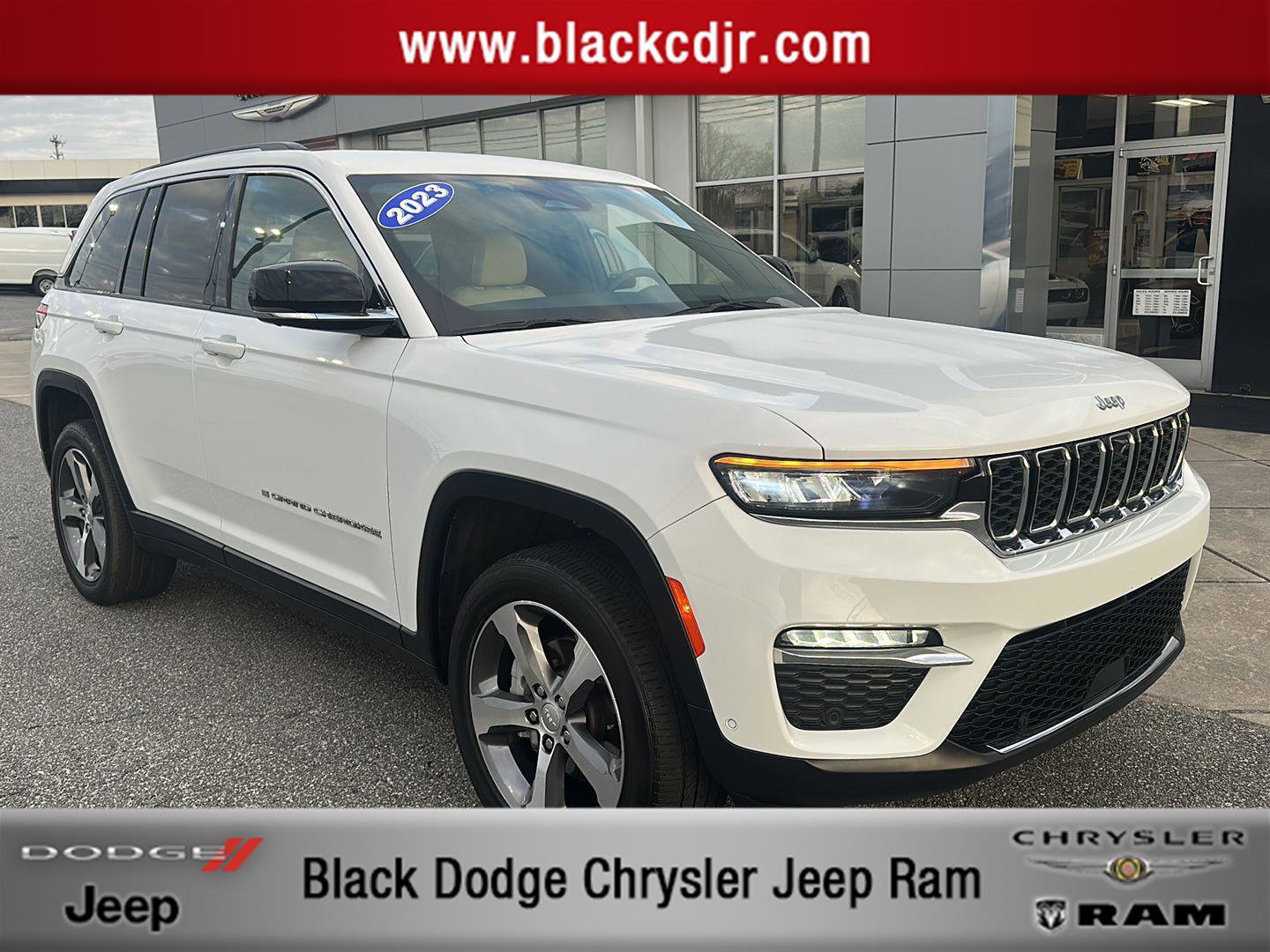 Used 2023 Jeep Grand Cherokee Limited w/ Luxury Tech Group II image 1