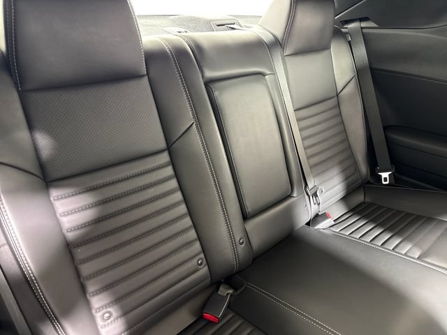 Used 2014 Dodge Challenger SXT Plus RWD image 15