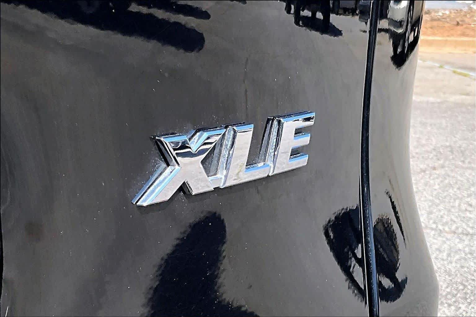 Certified 2025 Toyota RAV4 XLE FWD image 10