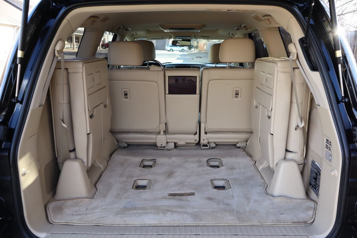 Used 2011 Lexus LX 570 4WD w/ Luxury Pkg image 14