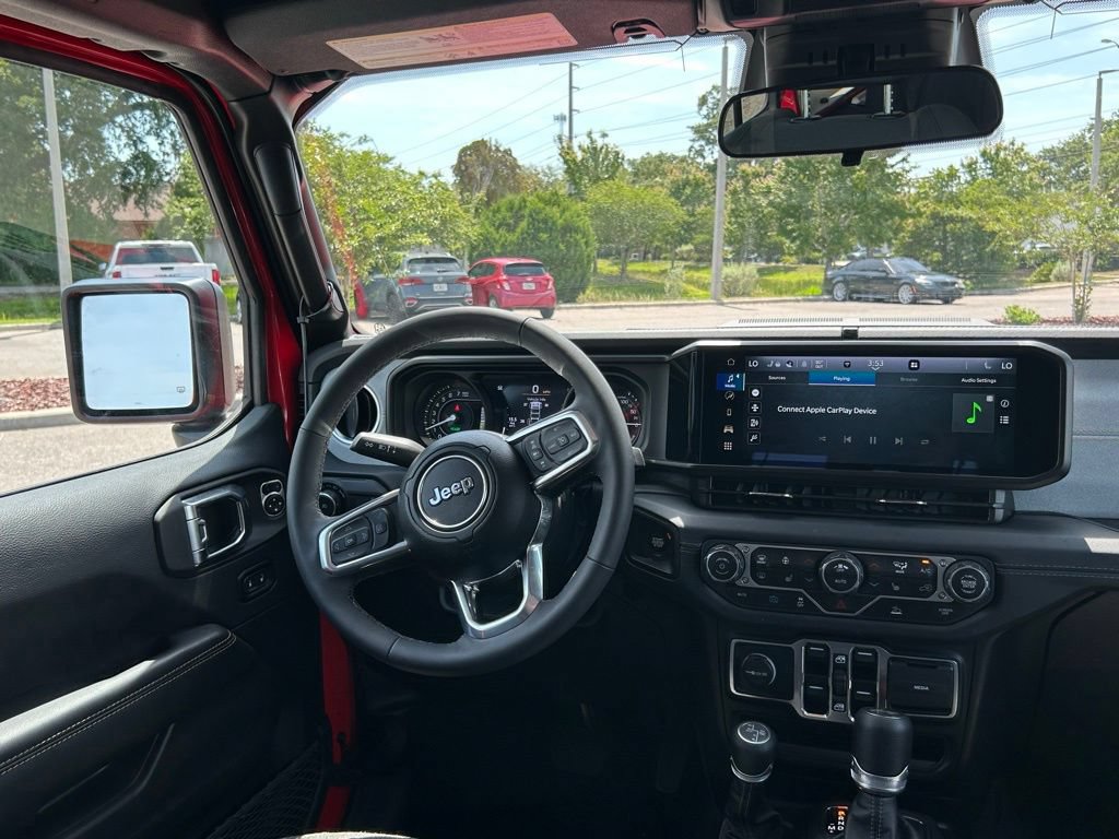 Used 2025 Jeep Wrangler Unlimited Sahara AWD/4WD image 11