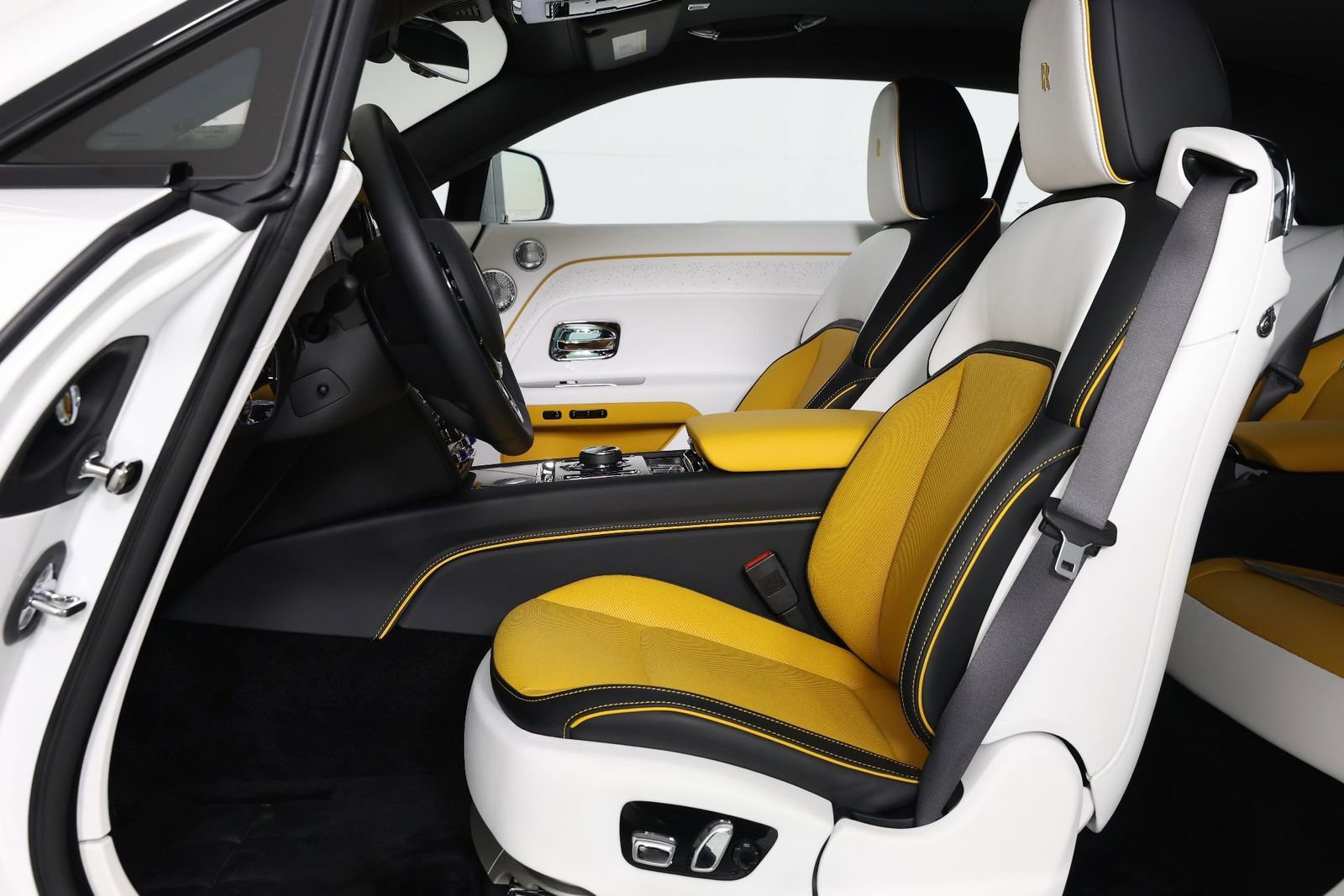 New 2025 Rolls-Royce Spectre Black Badge image 5