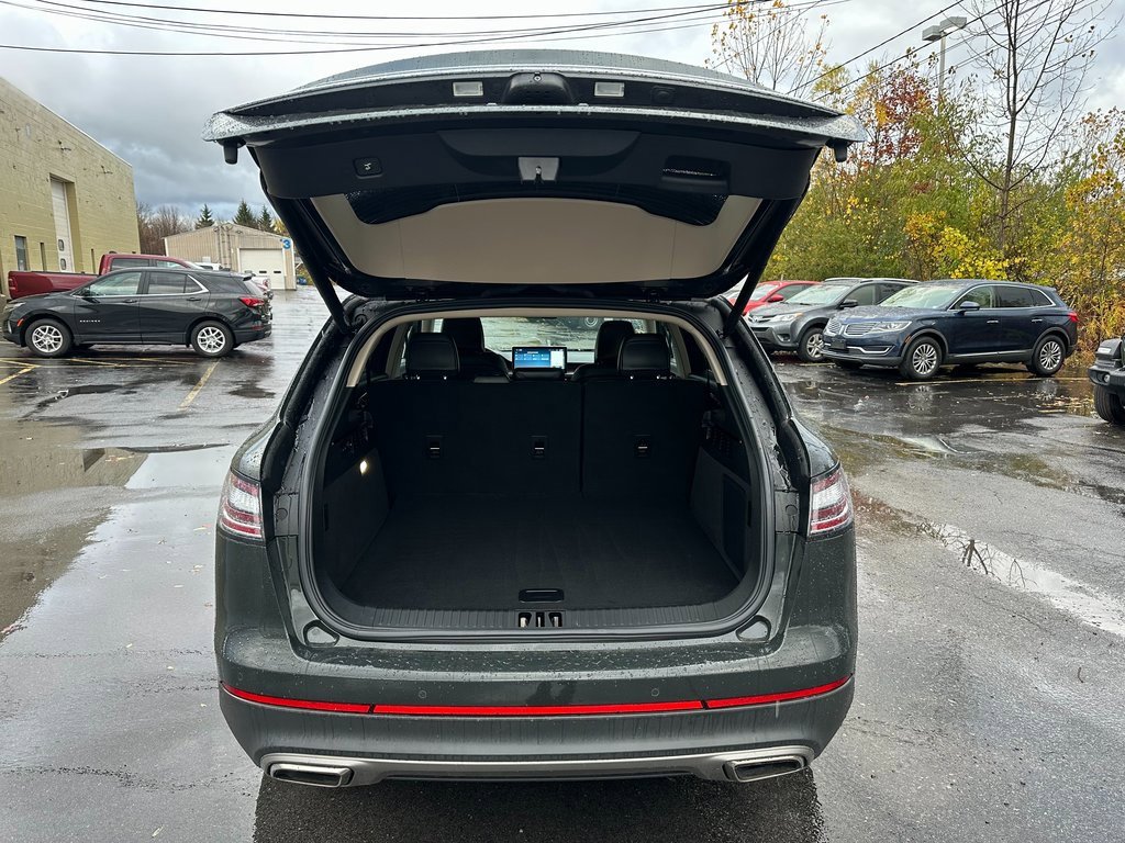 Used 2022 Lincoln Nautilus Reserve w/ Equipment Group 201A image 17