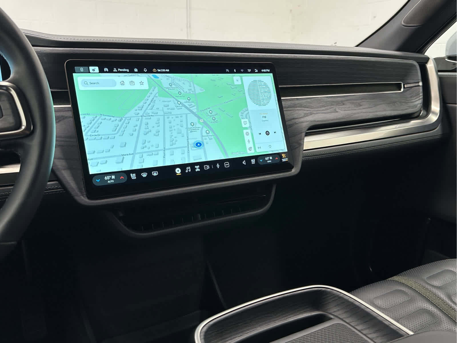 Used 2025 Rivian R1S Adventure image 30