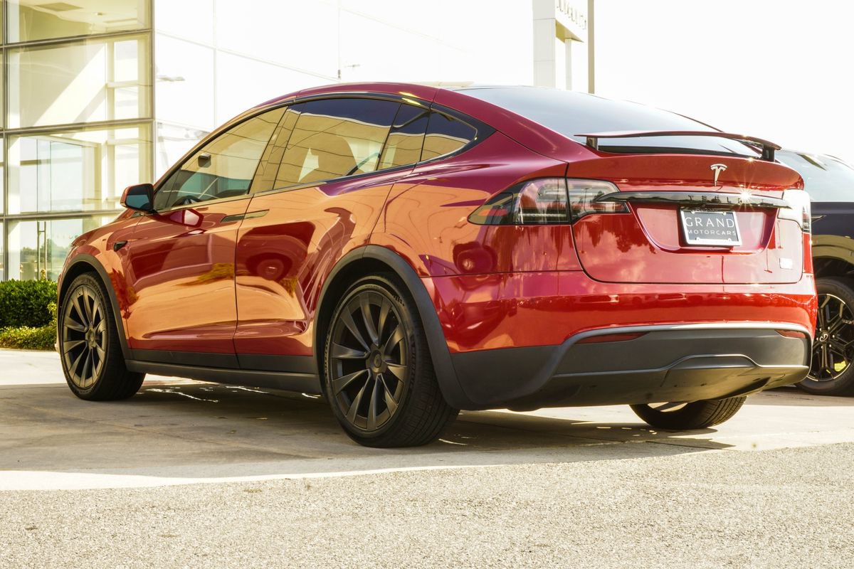 Used 2022 Tesla Model X Plaid AWD/4WD image 10