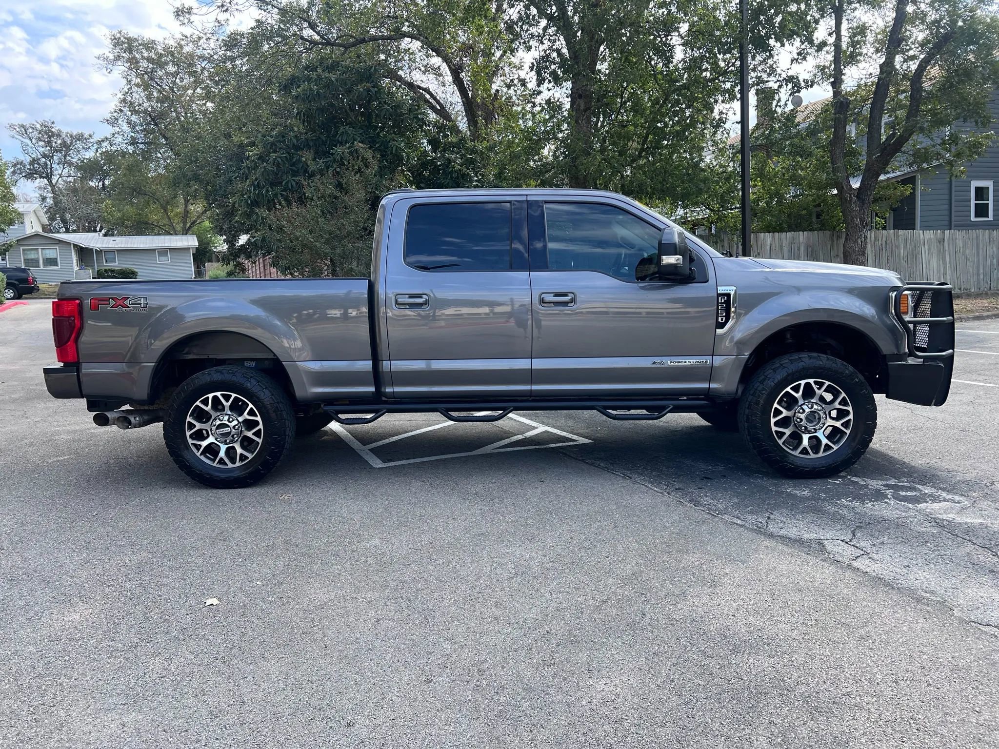 Used 2021 Ford F250 Lariat w/ FX4 Off-Road Package image 4