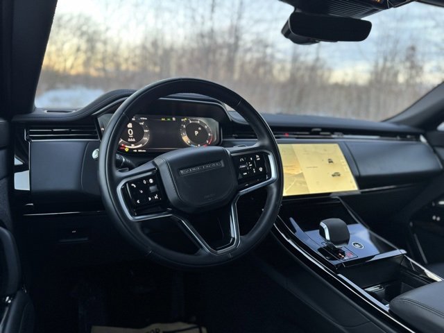 Used 2025 Land Rover Range Rover Sport SE image 25