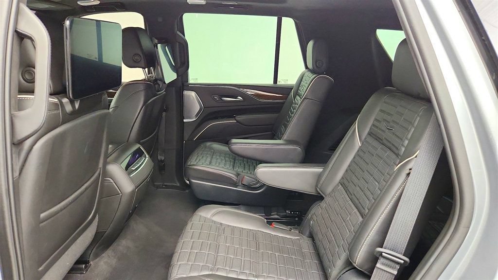 Used 2023 Cadillac Escalade Sport Platinum w/ LPO, ONYX Package AWD/4WD image 19