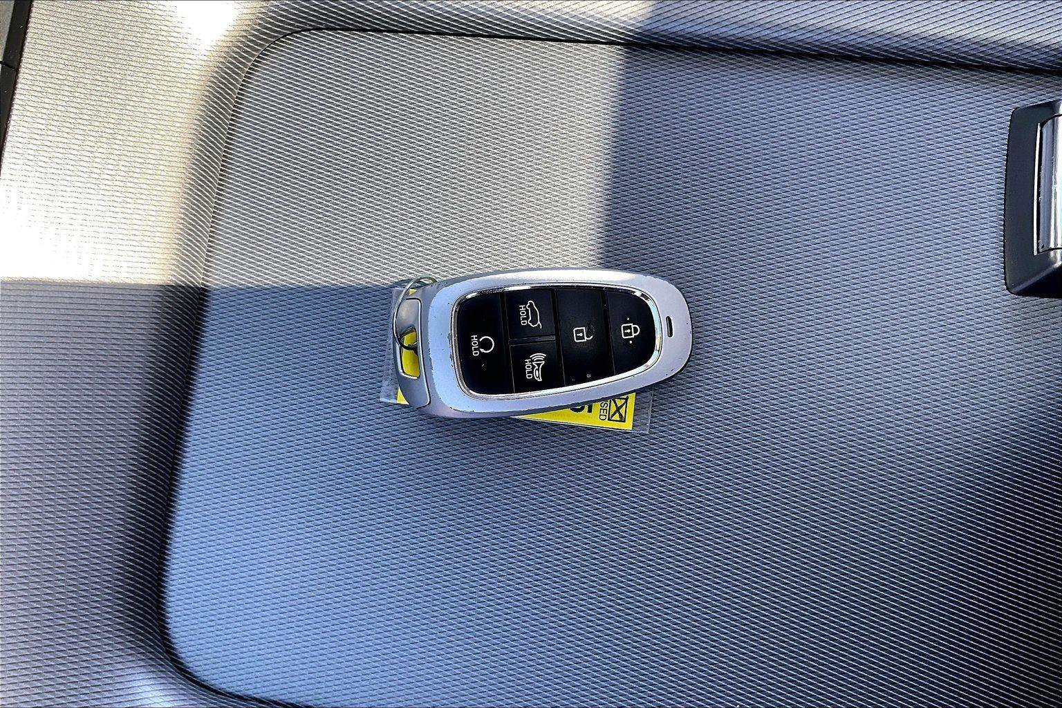 Used 2024 Hyundai Palisade Limited AWD/4WD image 12