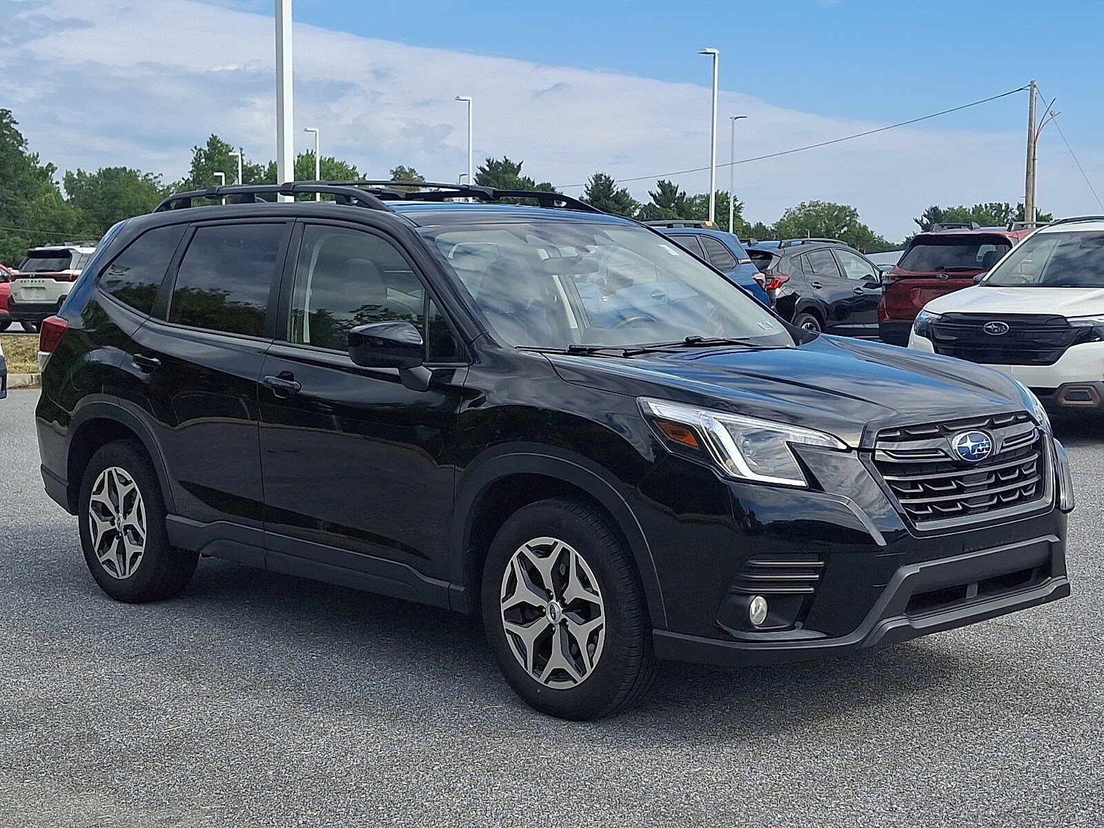 Certified 2023 Subaru Forester Premium AWD/4WD image 3