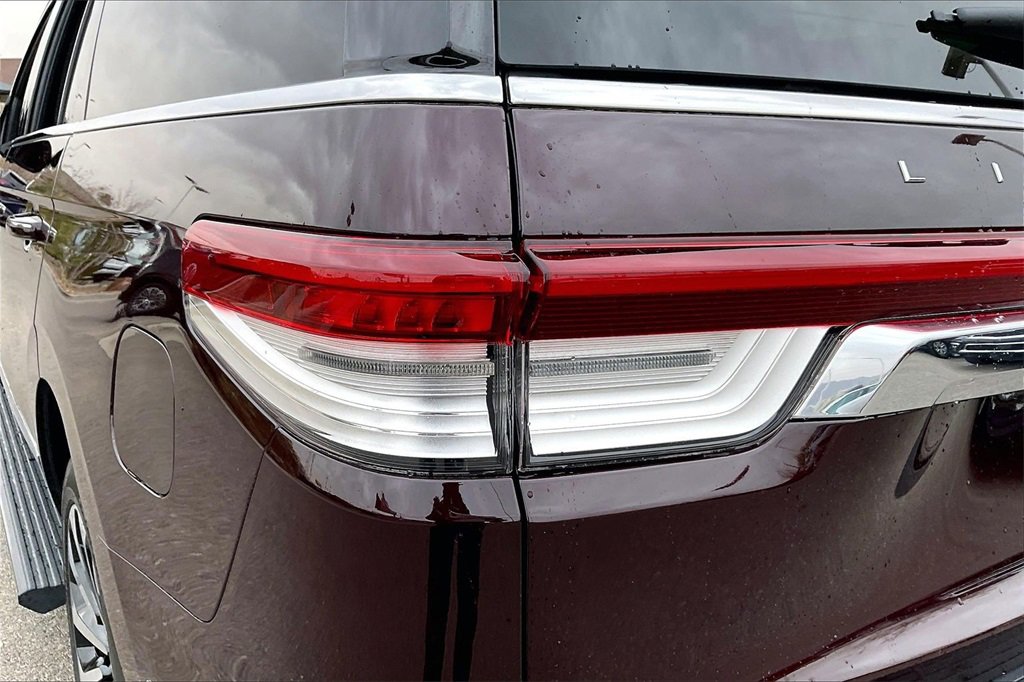 Used 2023 Lincoln Navigator Reserve image 29