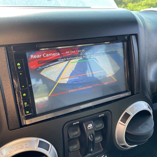 Used 2015 Jeep Wrangler Unlimited Rubicon AWD/4WD image 16