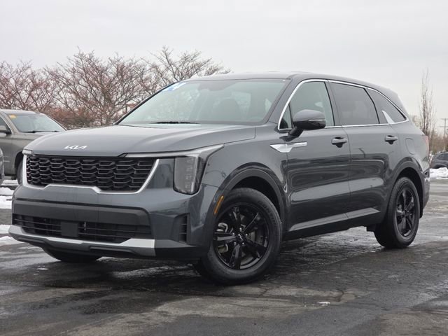 Used 2024 Kia Sorento LX image 2